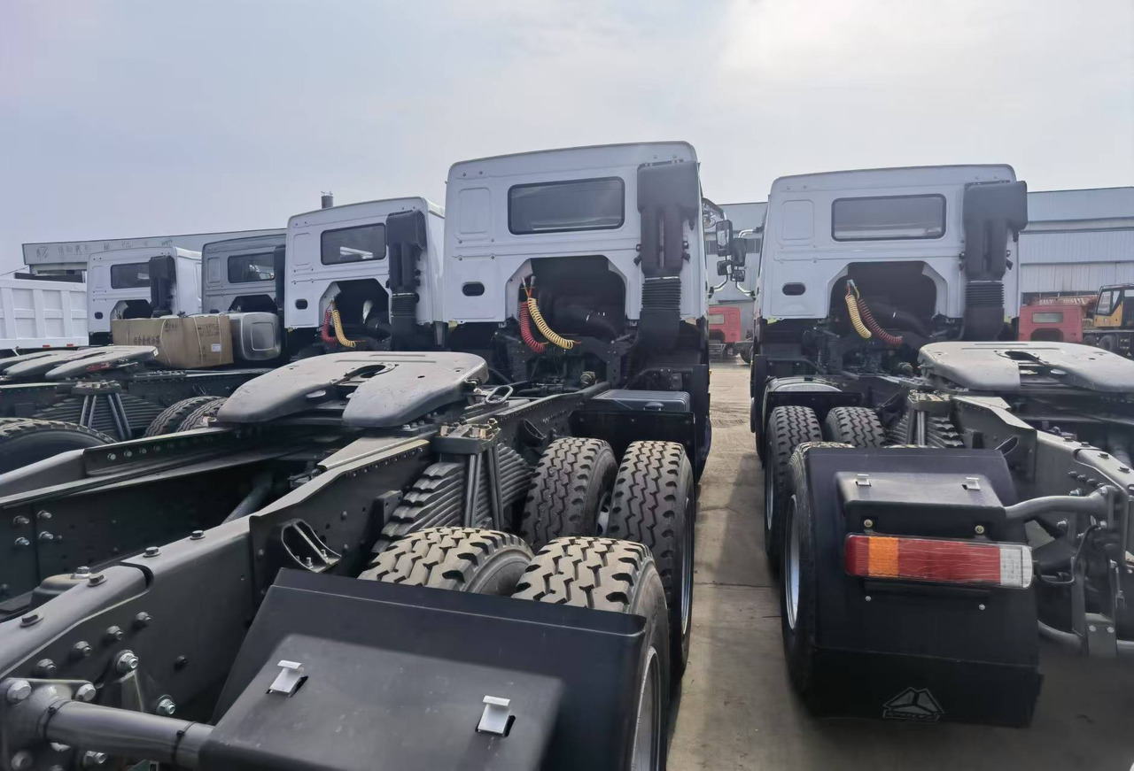 Trekker Sinotruk HOWO 371 Tractor: afbeelding 6 Trekker Sinotruk HOWO 371 Tractor: afbeelding 6