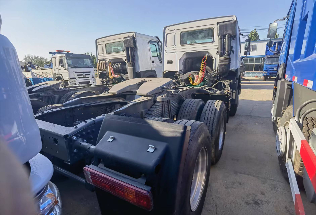 Sinotruk HOWO 371 Tractor - Trekker: afbeelding 4 Sinotruk HOWO 371 Tractor - Trekker: afbeelding 4