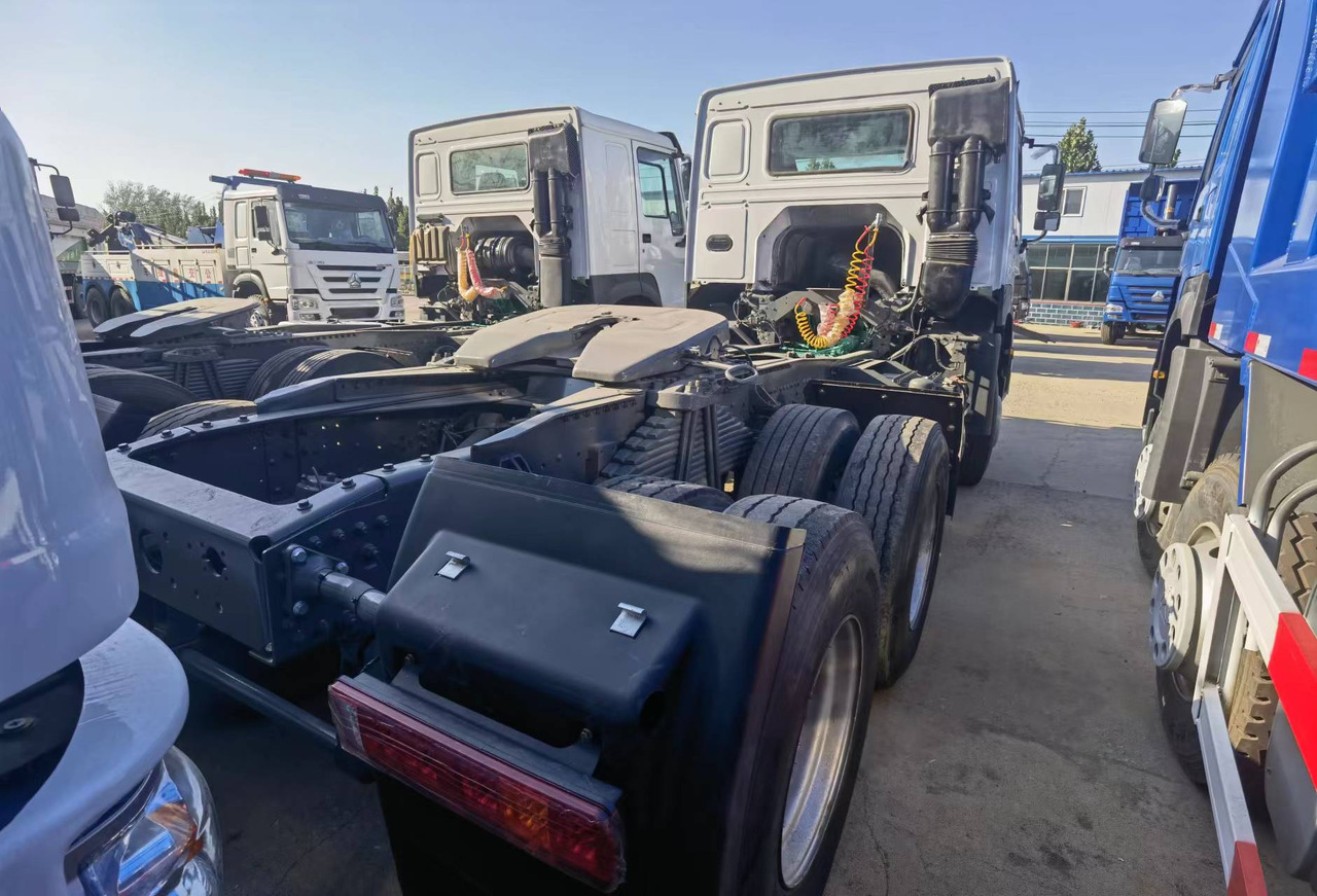 Sinotruk HOWO 371 Tractor - Trekker: afbeelding 2 Sinotruk HOWO 371 Tractor - Trekker: afbeelding 2
