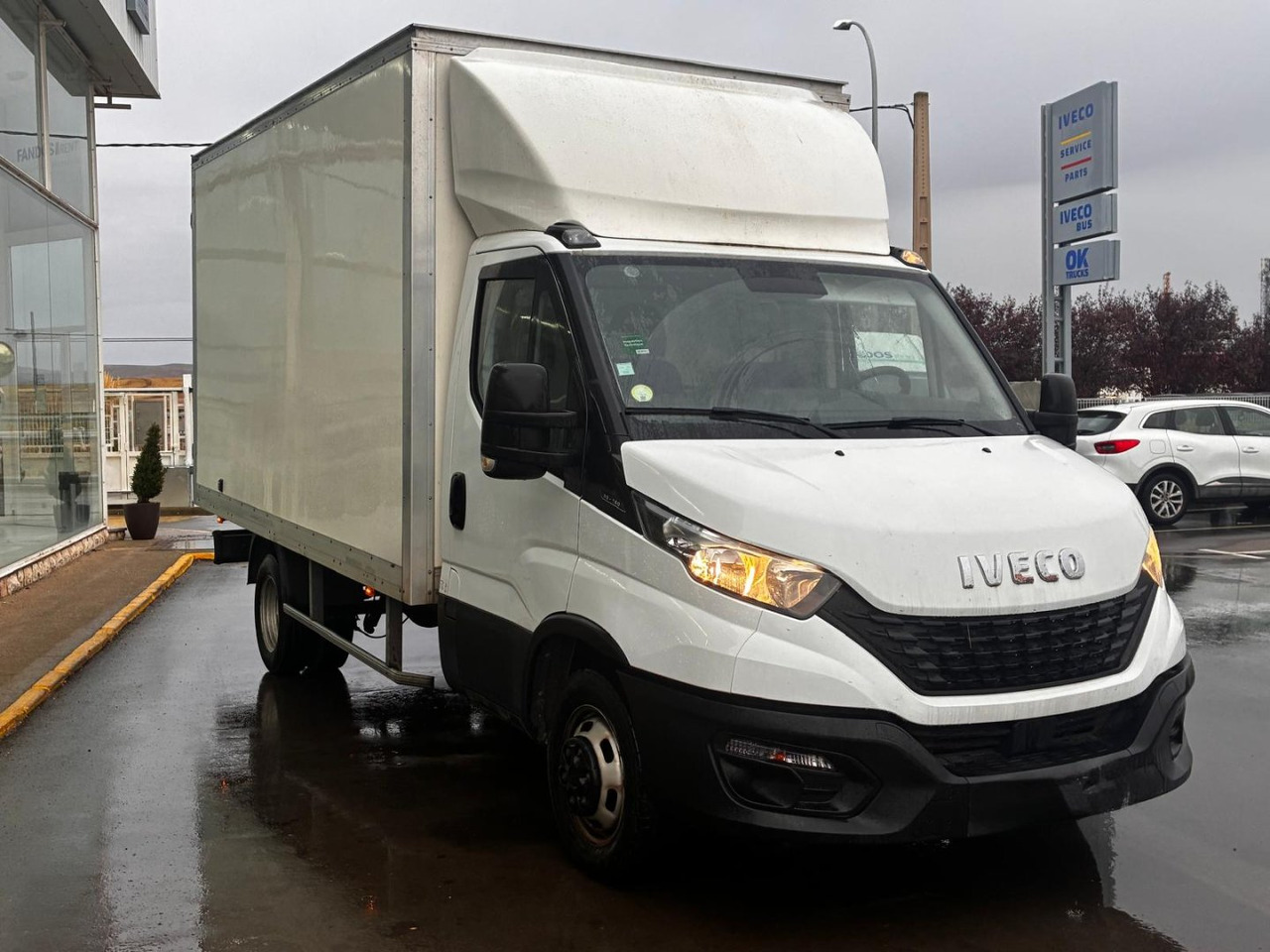 Caja cerrada IVECO 35C16 20m3 con puertas traseras - Bestelwagen gesloten laadbak: afbeelding 3 Caja cerrada IVECO 35C16 20m3 con puertas traseras - Bestelwagen gesloten laadbak: afbeelding 3
