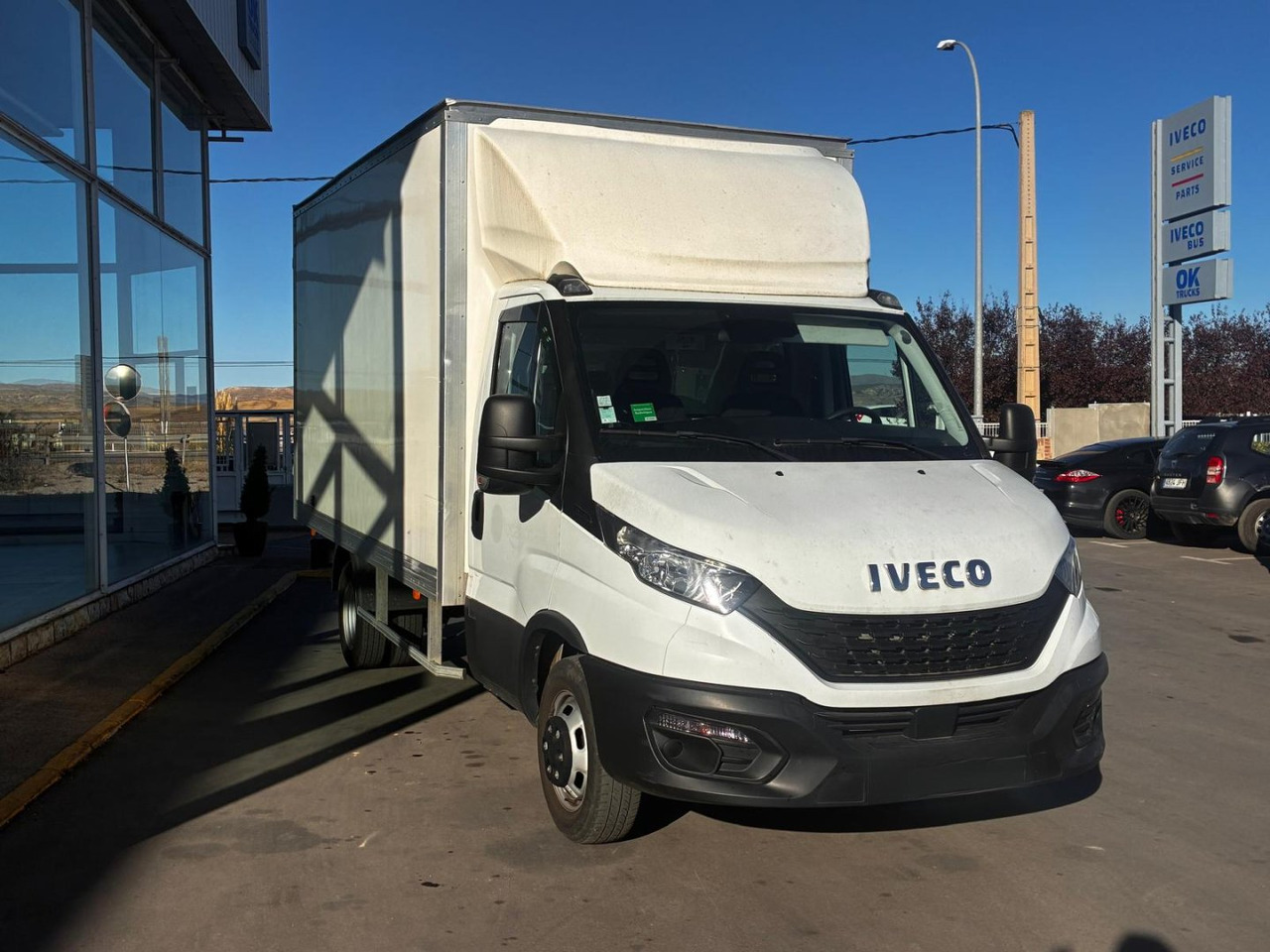 Caja cerrada IVECO 35C16 20m3 con puertas traseras - Bestelwagen gesloten laadbak: afbeelding 3 Caja cerrada IVECO 35C16 20m3 con puertas traseras - Bestelwagen gesloten laadbak: afbeelding 3