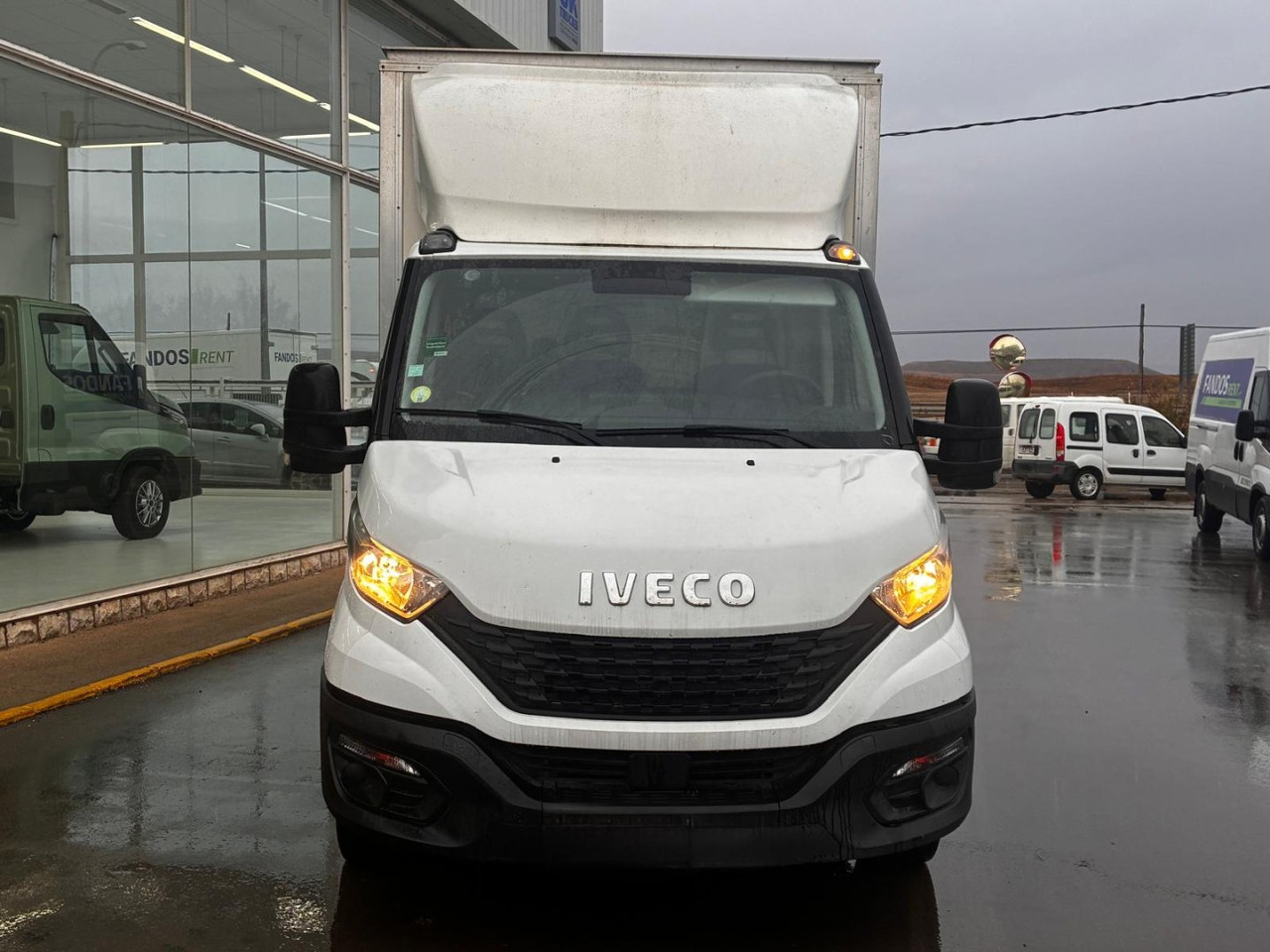 Caja cerrada IVECO 35C16 20m3 con puertas traseras - Bestelwagen gesloten laadbak: afbeelding 2 Caja cerrada IVECO 35C16 20m3 con puertas traseras - Bestelwagen gesloten laadbak: afbeelding 2