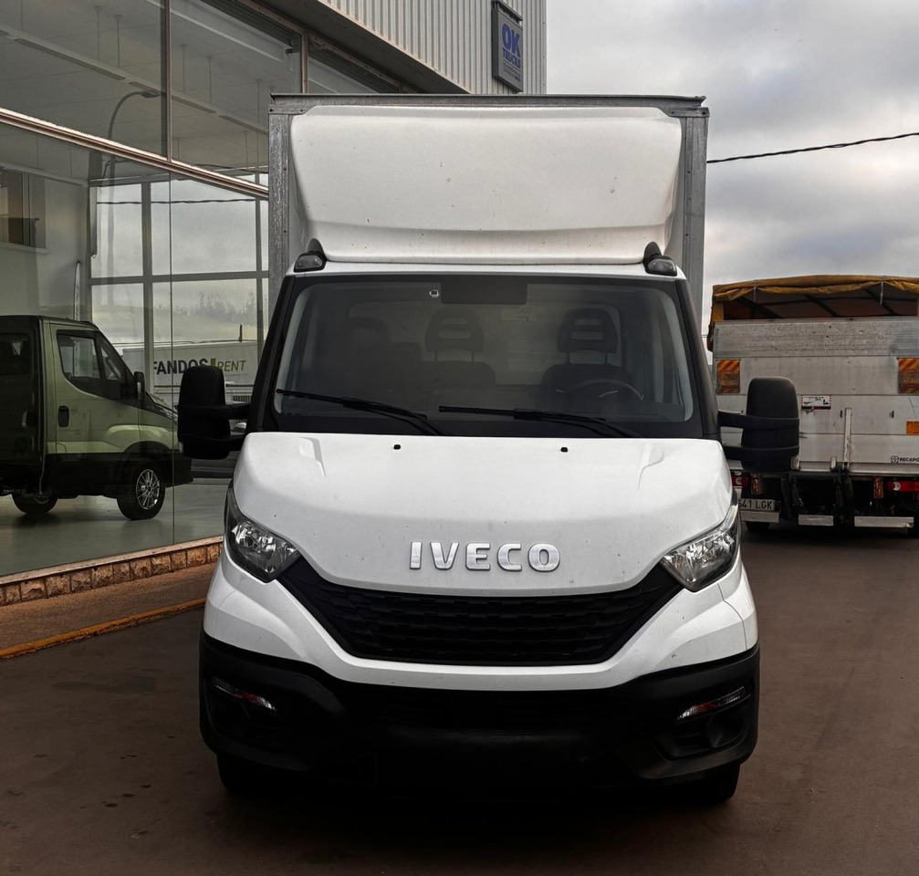 Caja cerrada con plataforma elevadora IVECO 35C16 3.0 20m3 - Bestelwagen gesloten laadbak: afbeelding 2 Caja cerrada con plataforma elevadora IVECO 35C16 3.0 20m3 - Bestelwagen gesloten laadbak: afbeelding 2
