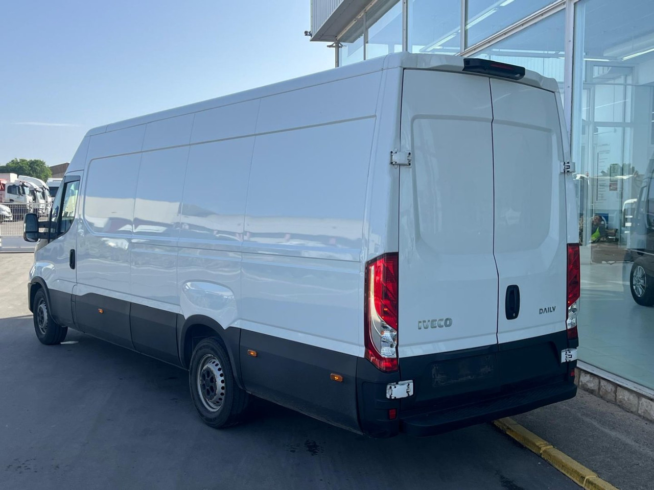 Furgón IVECO 35S14 16m3 Hi-matic - Gesloten bestelwagen: afbeelding 4 Furgón IVECO 35S14 16m3 Hi-matic - Gesloten bestelwagen: afbeelding 4