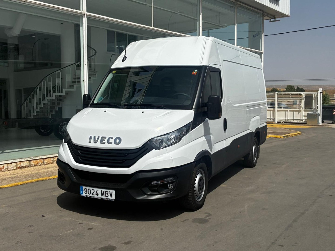 Furgón IVECO 35S14 V 12m3 - Gesloten bestelwagen: afbeelding 1 Furgón IVECO 35S14 V 12m3 - Gesloten bestelwagen: afbeelding 1
