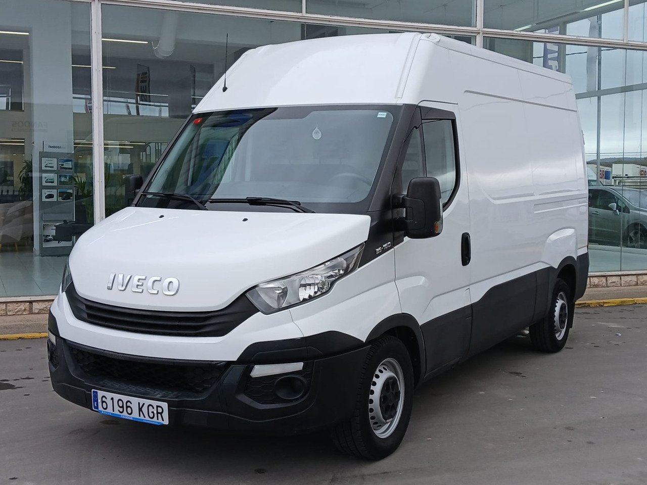 Furgón IVECO 35S16 10m3 - Gesloten bestelwagen: afbeelding 1 Furgón IVECO 35S16 10m3 - Gesloten bestelwagen: afbeelding 1