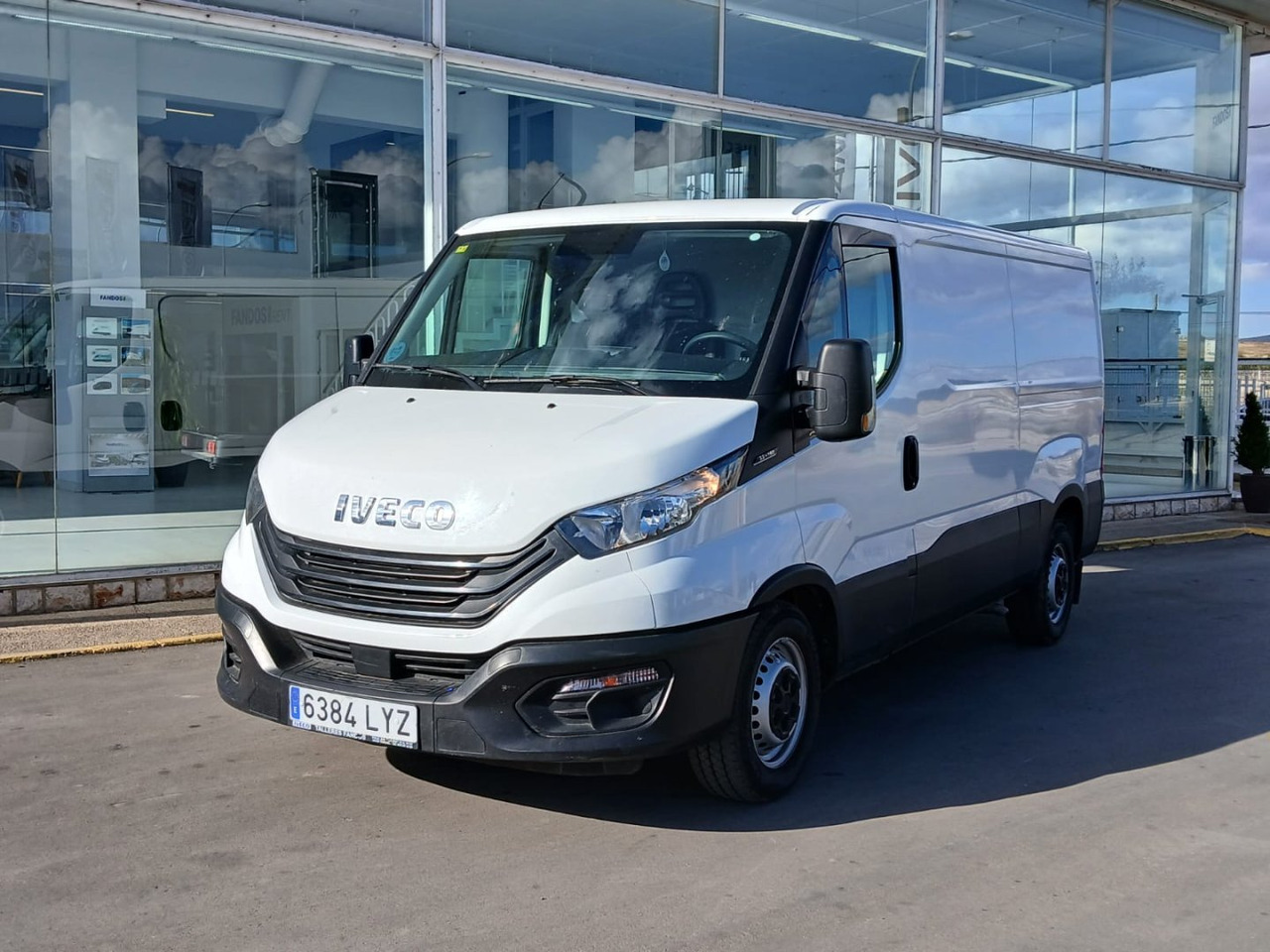 Furgón IVECO 35S16 V 9m3 - Gesloten bestelwagen: afbeelding 1 Furgón IVECO 35S16 V 9m3 - Gesloten bestelwagen: afbeelding 1