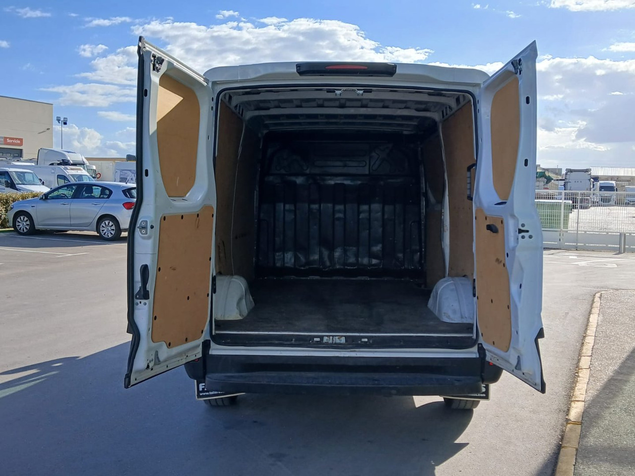 Furgón IVECO 35S16 V 9m3 - Gesloten bestelwagen: afbeelding 5 Furgón IVECO 35S16 V 9m3 - Gesloten bestelwagen: afbeelding 5