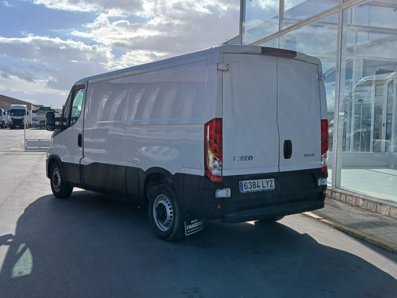 Furgón IVECO 35S16 V 9m3 - Gesloten bestelwagen: afbeelding 4 Furgón IVECO 35S16 V 9m3 - Gesloten bestelwagen: afbeelding 4