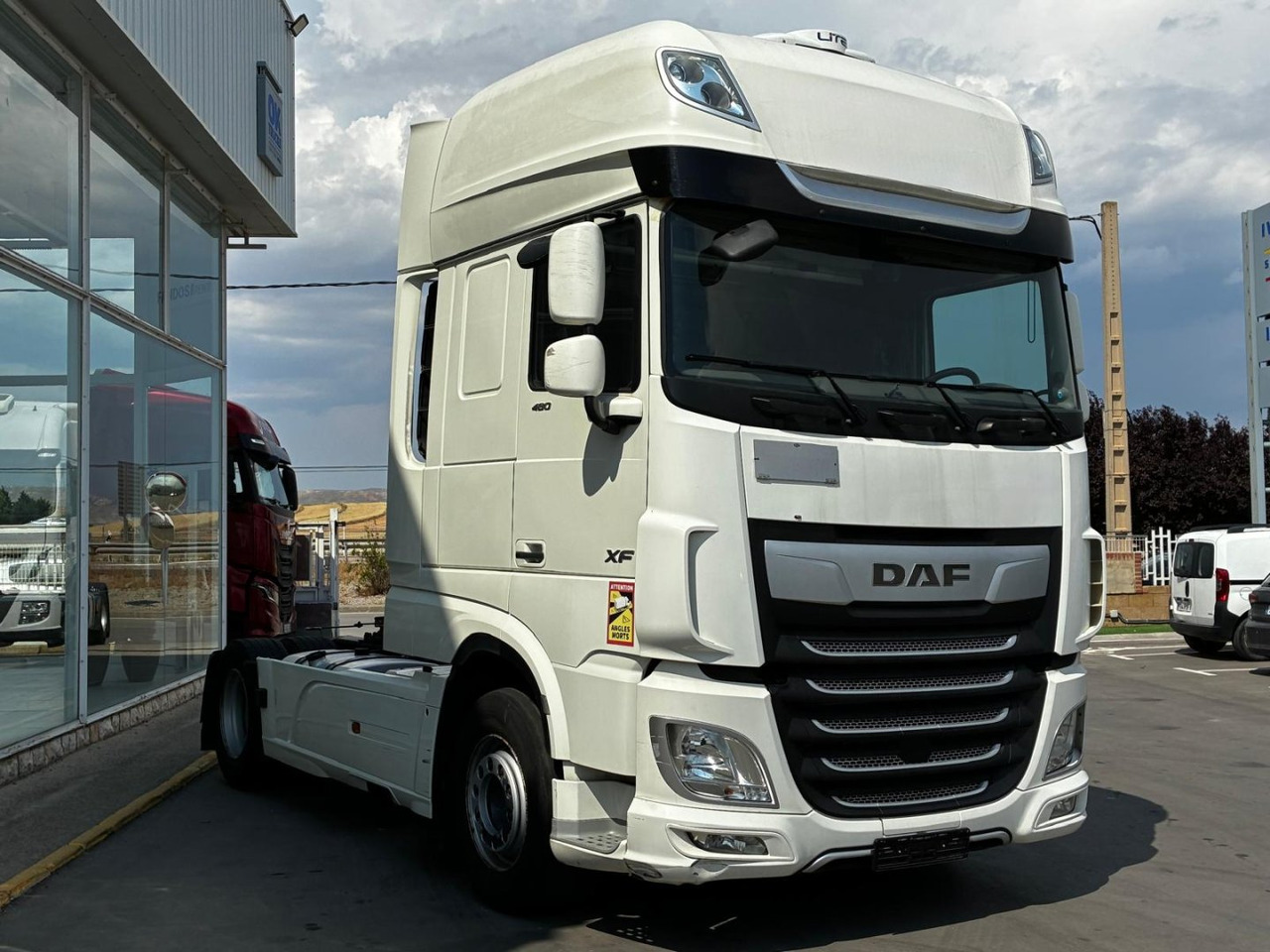 Cabeza Tractora DAF 480 AUTOMATICA CON INTARDER - Trekker: afbeelding 3 Cabeza Tractora DAF 480 AUTOMATICA CON INTARDER - Trekker: afbeelding 3