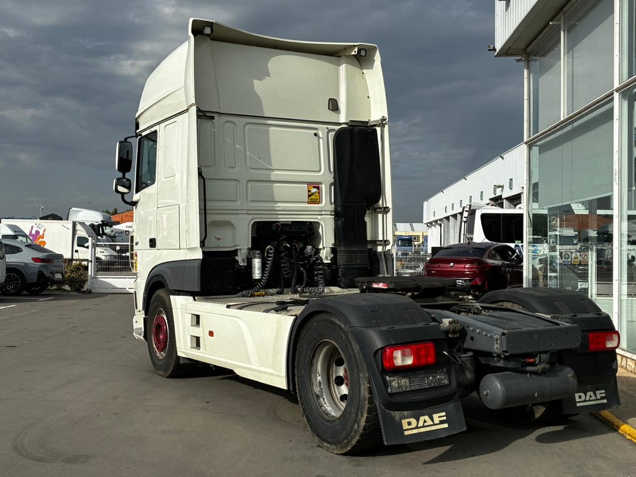 Cabeza Tractora DAF 480 SUPER SPACE CAB AUTOMATICA CON INTARDER - Trekker: afbeelding 4 Cabeza Tractora DAF 480 SUPER SPACE CAB AUTOMATICA CON INTARDER - Trekker: afbeelding 4