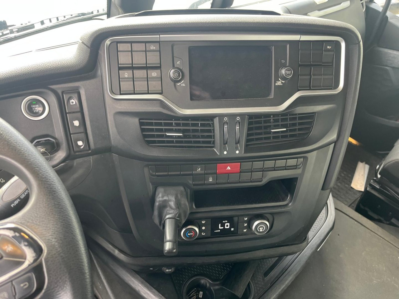 Trekker Cabeza Tractora IVECO 460 AUTOMATICO CON INTARDER: afbeelding 9 Trekker Cabeza Tractora IVECO 460 AUTOMATICO CON INTARDER: afbeelding 9