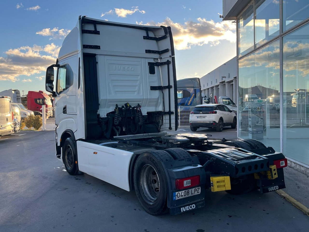 Cabeza Tractora IVECO S-WAY 510 AUTOMATICO CON INTARDER - Trekker: afbeelding 4 Cabeza Tractora IVECO S-WAY 510 AUTOMATICO CON INTARDER - Trekker: afbeelding 4