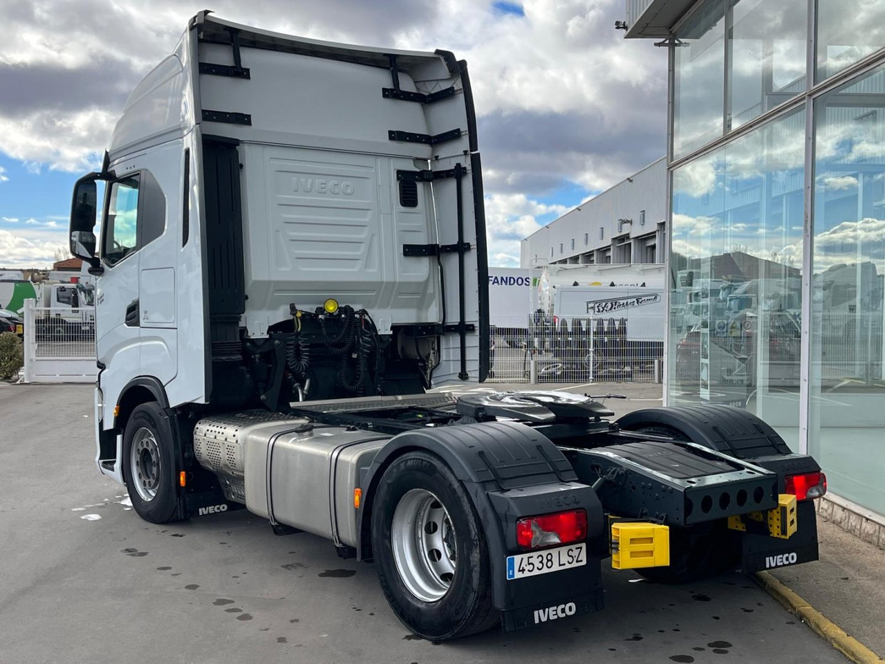 Cabeza Tractora IVECO S-WAY 510 AUTOMATICO CON INTARDER - Trekker: afbeelding 4 Cabeza Tractora IVECO S-WAY 510 AUTOMATICO CON INTARDER - Trekker: afbeelding 4