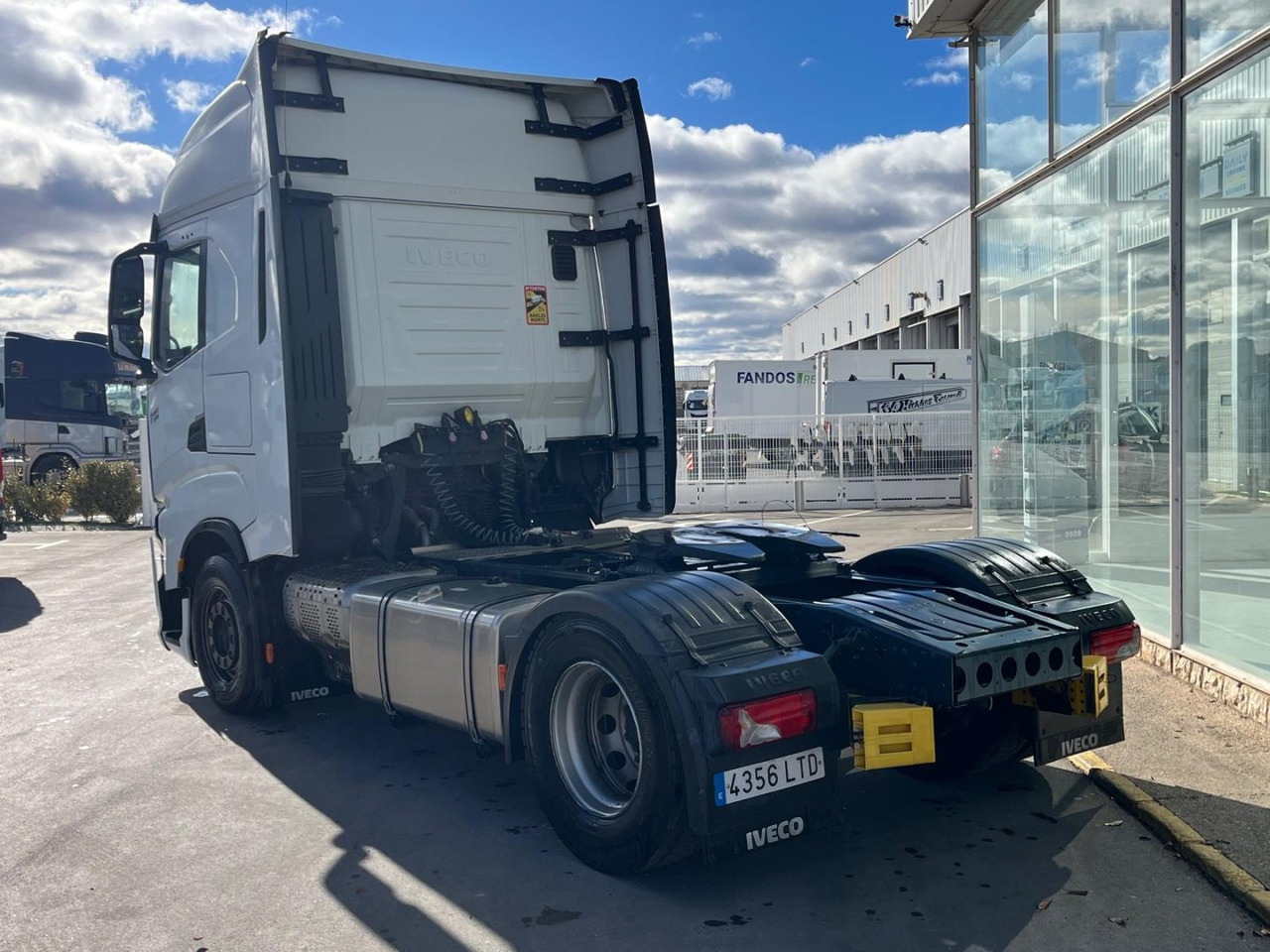 Cabeza Tractora IVECO S-WAY 510 AUTOMATICO CON INTARDER - Trekker: afbeelding 4 Cabeza Tractora IVECO S-WAY 510 AUTOMATICO CON INTARDER - Trekker: afbeelding 4