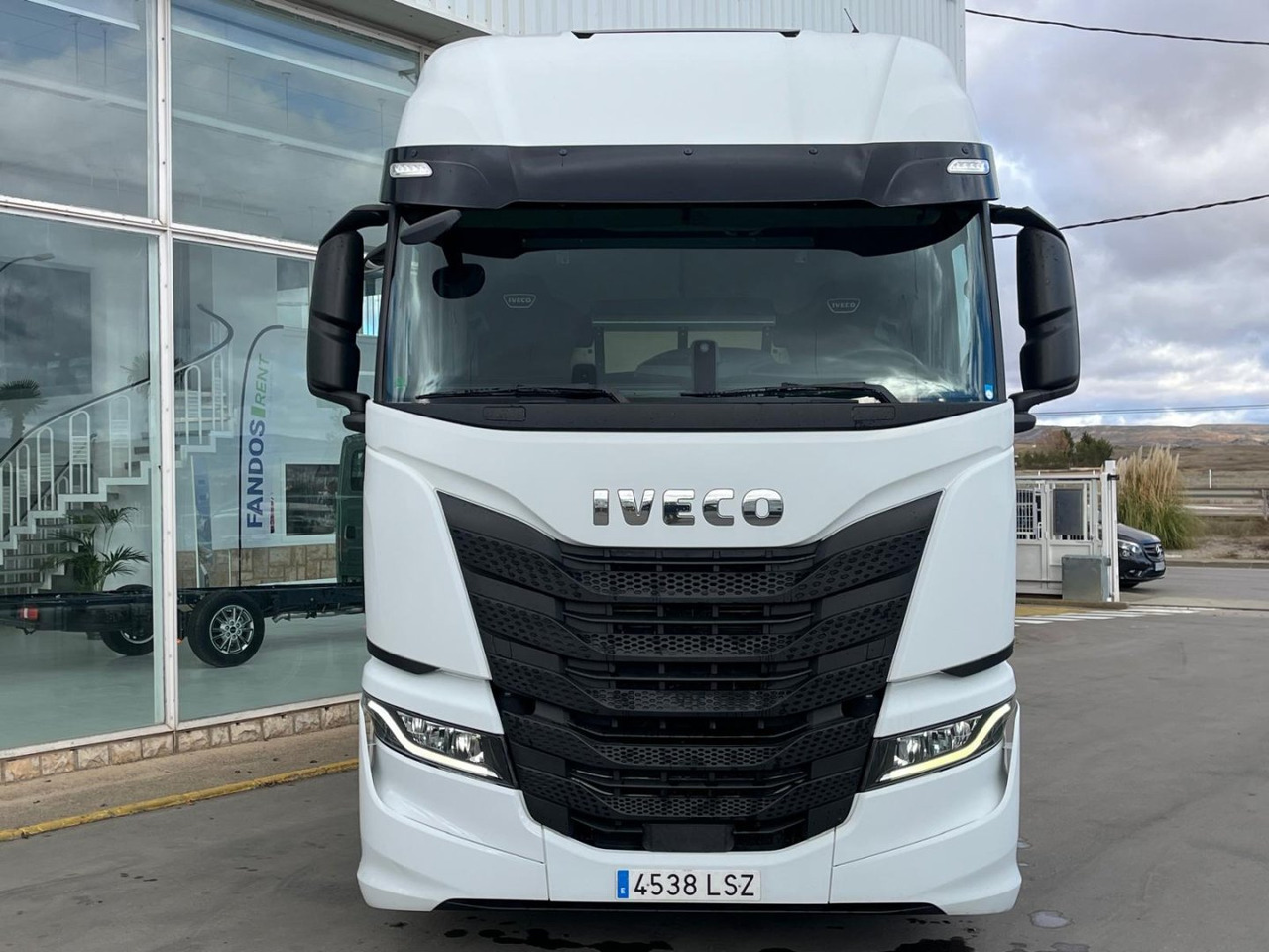 Cabeza Tractora IVECO S-WAY 510 AUTOMATICO CON INTARDER - Trekker: afbeelding 2 Cabeza Tractora IVECO S-WAY 510 AUTOMATICO CON INTARDER - Trekker: afbeelding 2