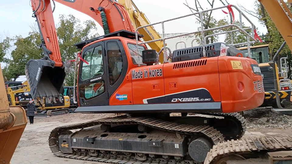 DOOSAN DX225LCA - Rupsgraafmachine: afbeelding 1 DOOSAN DX225LCA - Rupsgraafmachine: afbeelding 1