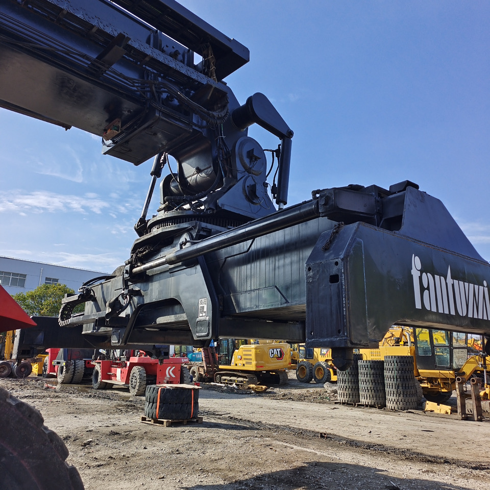 Reach stacker FANTUZZI CS 45 KMHD 45 TON CONTAINER REACH CRANE: afbeelding 12
