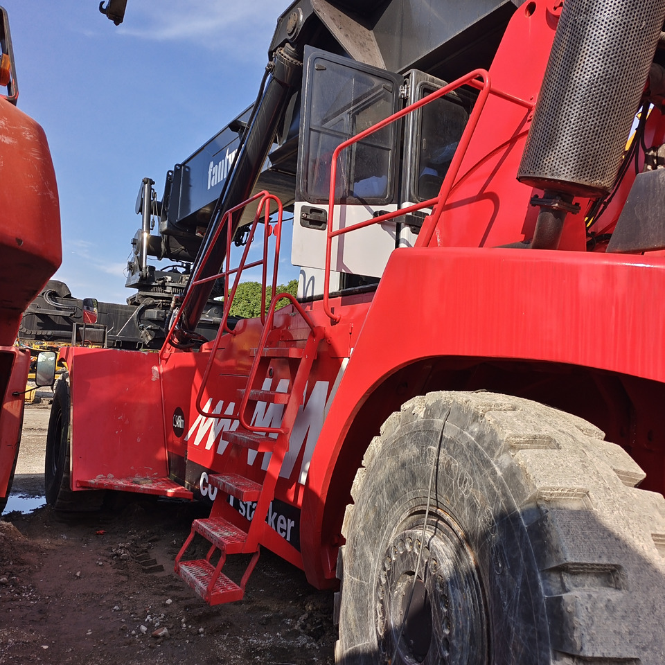 FANTUZZI CS45KMHD 45 TON REACH STACKER - Reach stacker: afbeelding 2 FANTUZZI CS45KMHD 45 TON REACH STACKER - Reach stacker: afbeelding 2