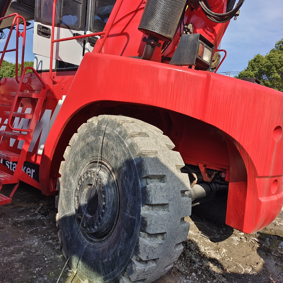 FANTUZZI CS45KMHD 45 TON REACH STACKER - Reach stacker: afbeelding 3 FANTUZZI CS45KMHD 45 TON REACH STACKER - Reach stacker: afbeelding 3