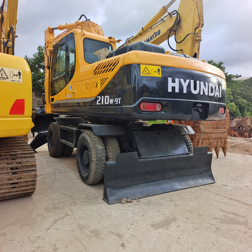 HYUNDAI 210W-9T - Mobiele graafmachine: afbeelding 4 HYUNDAI 210W-9T - Mobiele graafmachine: afbeelding 4