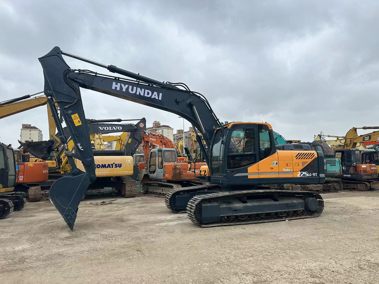 HYUNDAI 225LC-9T - Rupsgraafmachine: afbeelding 1 HYUNDAI 225LC-9T - Rupsgraafmachine: afbeelding 1