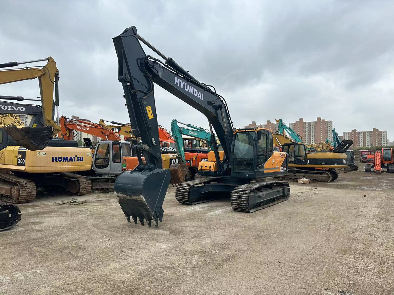 HYUNDAI 225LC-9T - Rupsgraafmachine: afbeelding 2 HYUNDAI 225LC-9T - Rupsgraafmachine: afbeelding 2