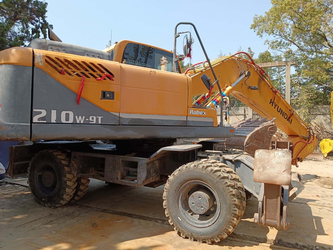 HYUNDAI R210W-9 - Mobiele graafmachine: afbeelding 1 HYUNDAI R210W-9 - Mobiele graafmachine: afbeelding 1
