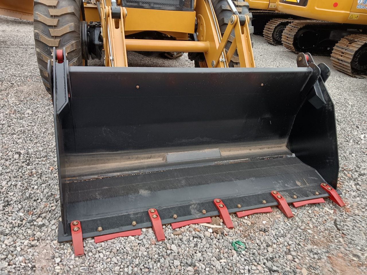 JCB 4CX 4*4 DRIVE - Graaflaadmachine: afbeelding 2 JCB 4CX 4*4 DRIVE - Graaflaadmachine: afbeelding 2
