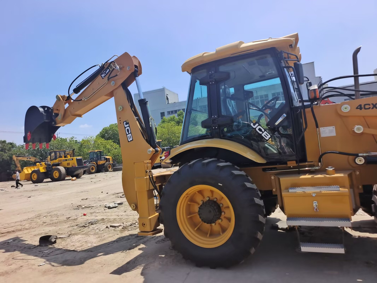 JCB 4CX BRAND NEW 4*4 DRIVE - Rupsgraafmachine: afbeelding 5 JCB 4CX BRAND NEW 4*4 DRIVE - Rupsgraafmachine: afbeelding 5