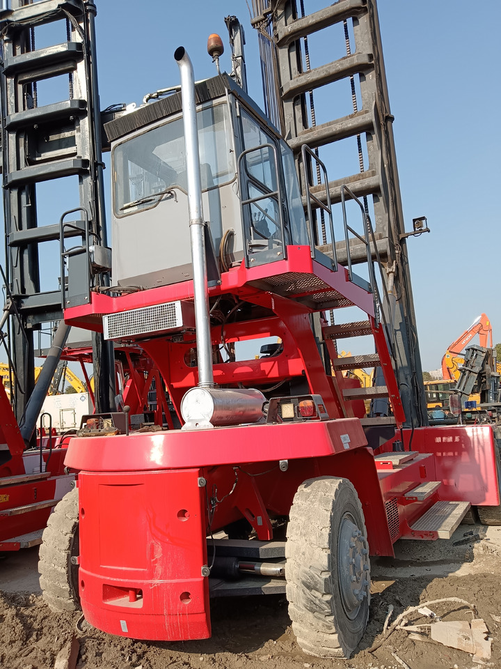 KALMAR DCE90 - Reach stacker: afbeelding 2 KALMAR DCE90 - Reach stacker: afbeelding 2