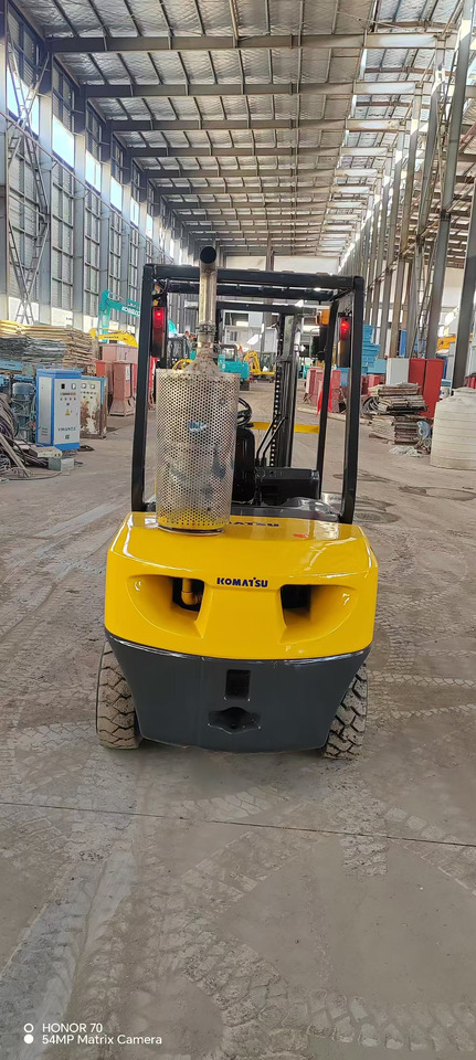 KOMATSU FD 30 - Diesel heftruck: afbeelding 2 KOMATSU FD 30 - Diesel heftruck: afbeelding 2