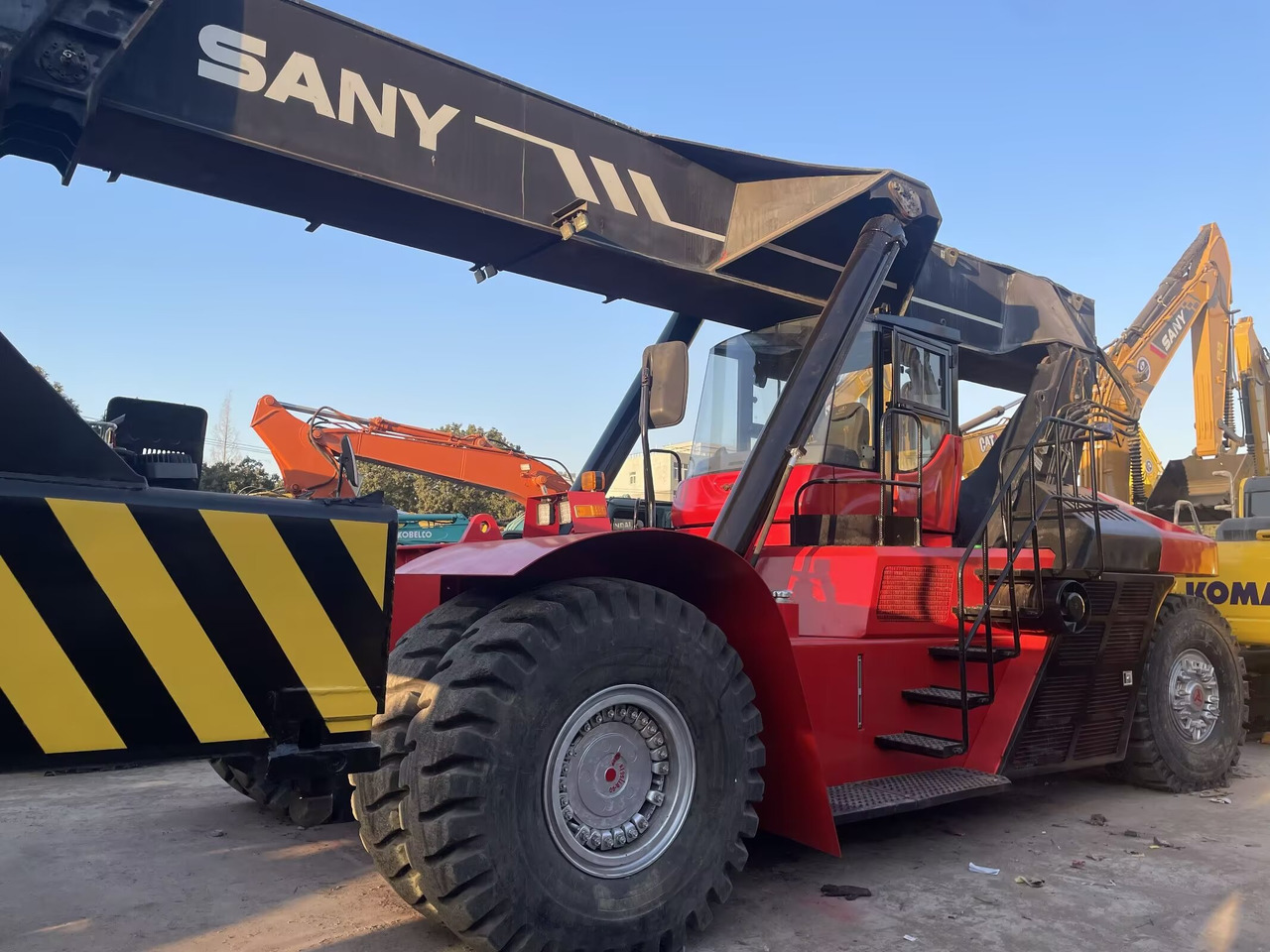 SANY SRSC45C30 - Reach stacker: afbeelding 4 SANY SRSC45C30 - Reach stacker: afbeelding 4