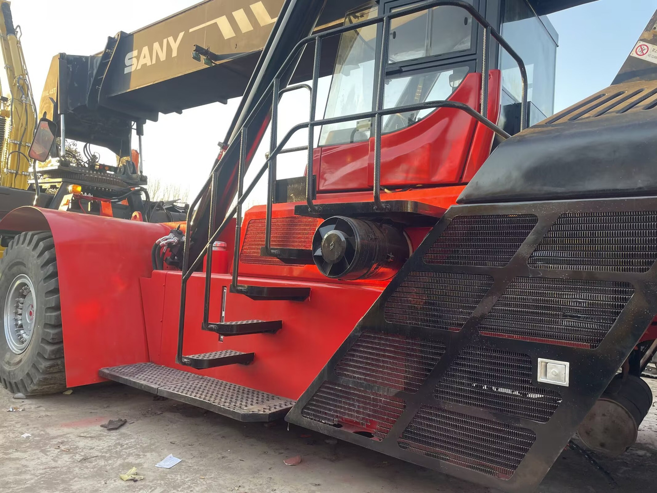 SANY SRSC45C30 - Reach stacker: afbeelding 4 SANY SRSC45C30 - Reach stacker: afbeelding 4