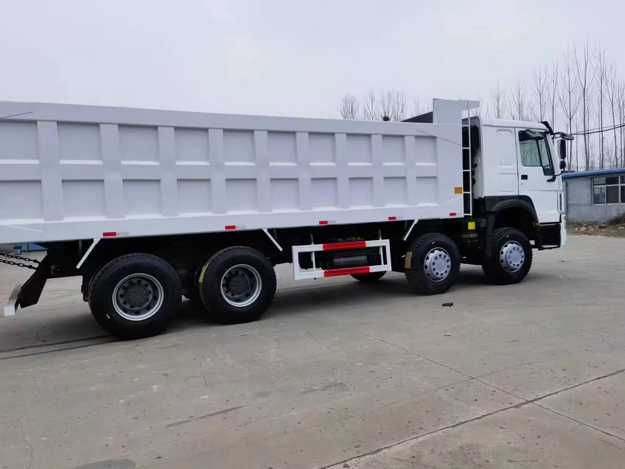 SINOTRUK 371 375 380 400 420 HP 8*4 6*4 - Kipper vrachtwagen: afbeelding 2 SINOTRUK 371 375 380 400 420 HP 8*4 6*4 - Kipper vrachtwagen: afbeelding 2