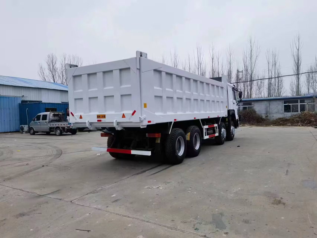 SINOTRUK 371 375 380 400 420 HP 8*4 6*4 - Kipper vrachtwagen: afbeelding 5 SINOTRUK 371 375 380 400 420 HP 8*4 6*4 - Kipper vrachtwagen: afbeelding 5