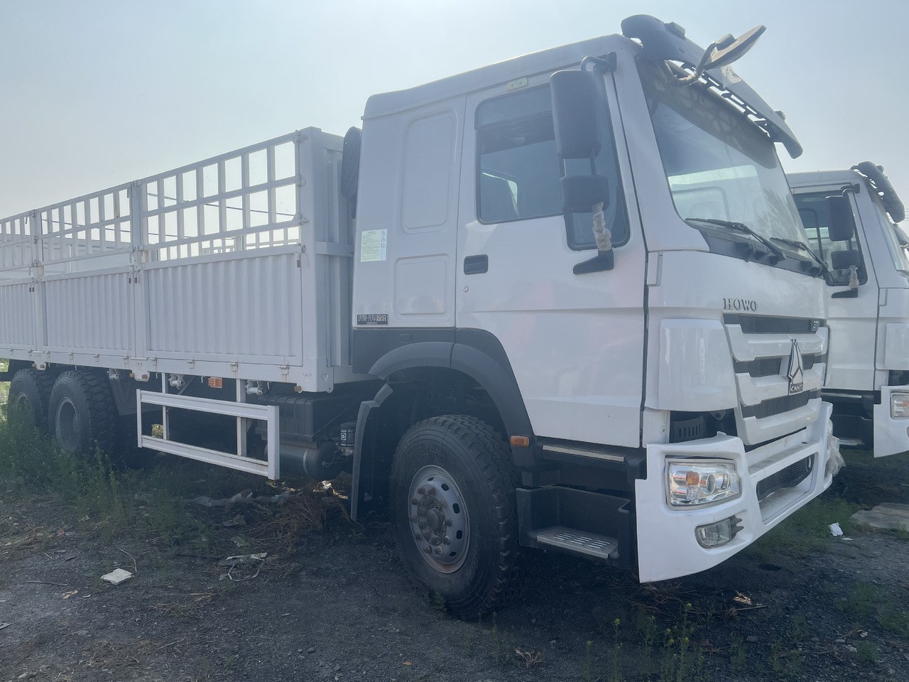SINOTRUK 371 6*4 with FENCE LIVESTOCK TRUCK 375 380 400 420 8*4 DUMP TRUCK - Kipper vrachtwagen: afbeelding 4 SINOTRUK 371 6*4 with FENCE LIVESTOCK TRUCK 375 380 400 420 8*4 DUMP TRUCK - Kipper vrachtwagen: afbeelding 4