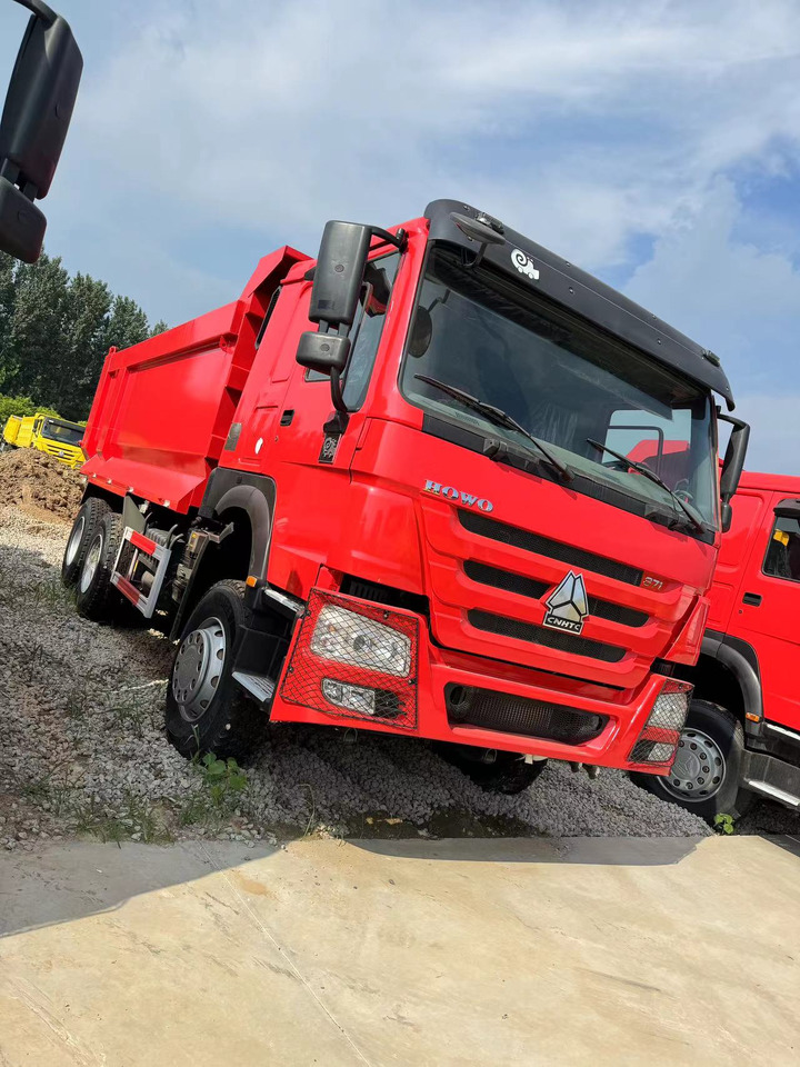 SINOTRUK HOWO 371 DUMP TRUCK 6*4 375 380 400 420 HP - Kipper vrachtwagen: afbeelding 4 SINOTRUK HOWO 371 DUMP TRUCK 6*4 375 380 400 420 HP - Kipper vrachtwagen: afbeelding 4