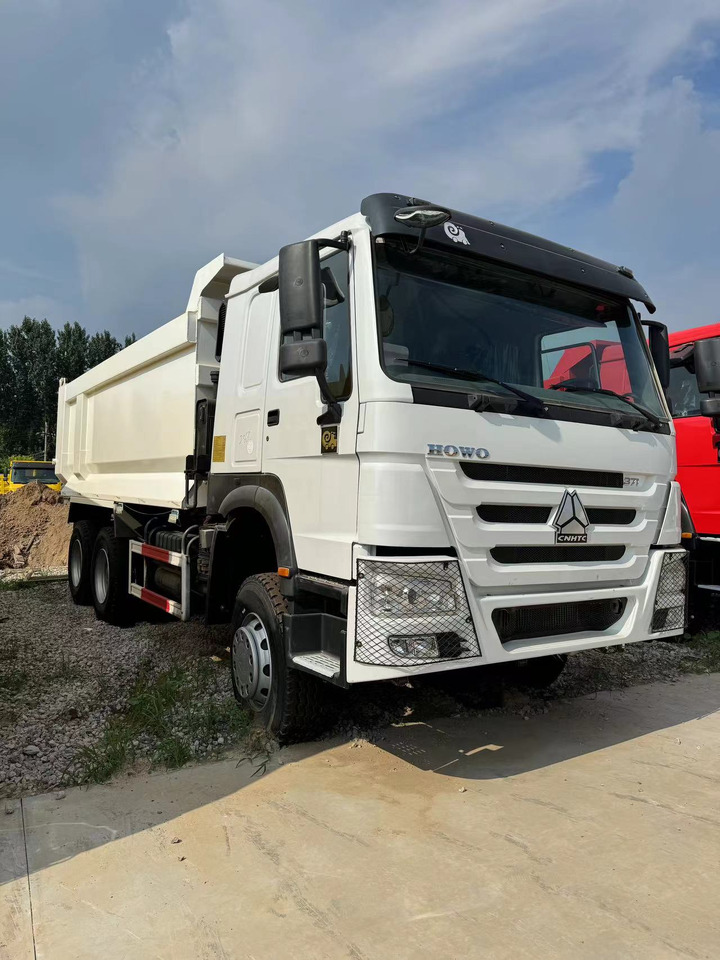 SINOTRUK HOWO 6*4 8*4 DUMP TRUCK - Kipper vrachtwagen: afbeelding 4 SINOTRUK HOWO 6*4 8*4 DUMP TRUCK - Kipper vrachtwagen: afbeelding 4