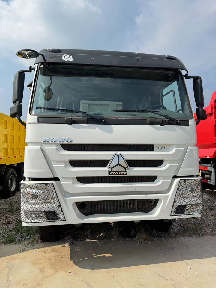 SINOTRUK HOWO 6*4 8*4 DUMP TRUCK - Kipper vrachtwagen: afbeelding 5 SINOTRUK HOWO 6*4 8*4 DUMP TRUCK - Kipper vrachtwagen: afbeelding 5