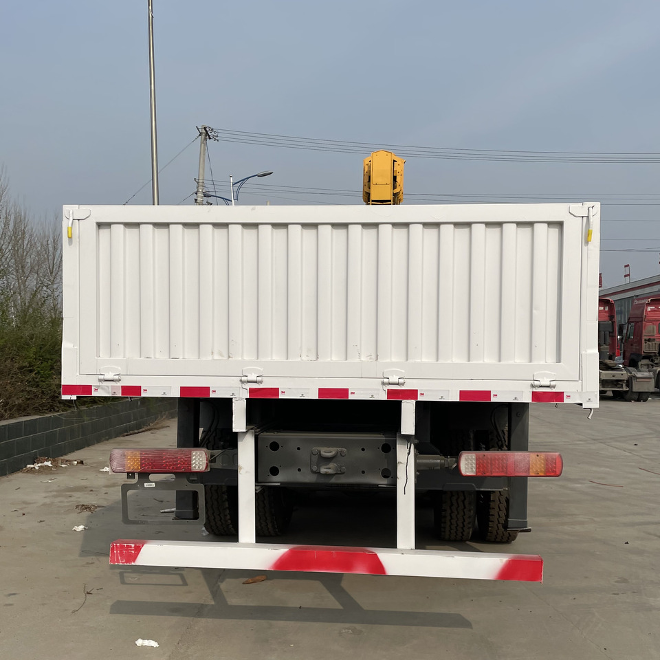 SINOTRUK HOWO 8 TON Knuckle Boom Crane TRUCK MOUNTED CRANE - Kraanwagen: afbeelding 5 SINOTRUK HOWO 8 TON Knuckle Boom Crane TRUCK MOUNTED CRANE - Kraanwagen: afbeelding 5