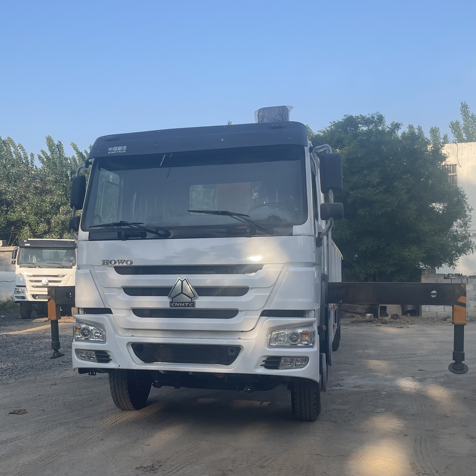 SINOTRUK HOWO 8 TON TRUCK-MOUNTED CRANE - Kraanwagen: afbeelding 2 SINOTRUK HOWO 8 TON TRUCK-MOUNTED CRANE - Kraanwagen: afbeelding 2
