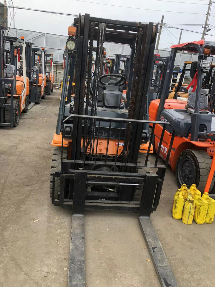 TOYOTA FD 30 - Diesel heftruck: afbeelding 3 TOYOTA FD 30 - Diesel heftruck: afbeelding 3