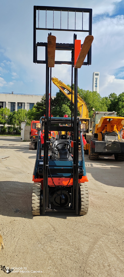 TOYOTA FD30 - Heftruck: afbeelding 2 TOYOTA FD30 - Heftruck: afbeelding 2