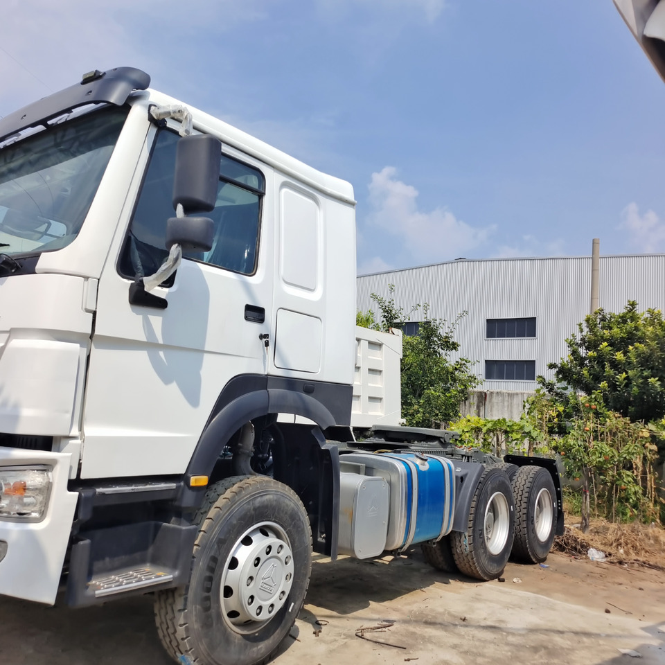 SINOTRUK HOWO 371 6*4 TRACTOR HEAD - Trekker: afbeelding 1 SINOTRUK HOWO 371 6*4 TRACTOR HEAD - Trekker: afbeelding 1