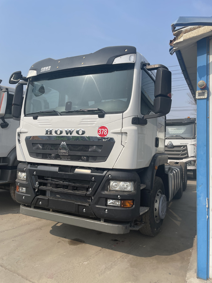SINOTRUK HOWO 420HP TRACTOR HEAD - Trekker: afbeelding 3 SINOTRUK HOWO 420HP TRACTOR HEAD - Trekker: afbeelding 3