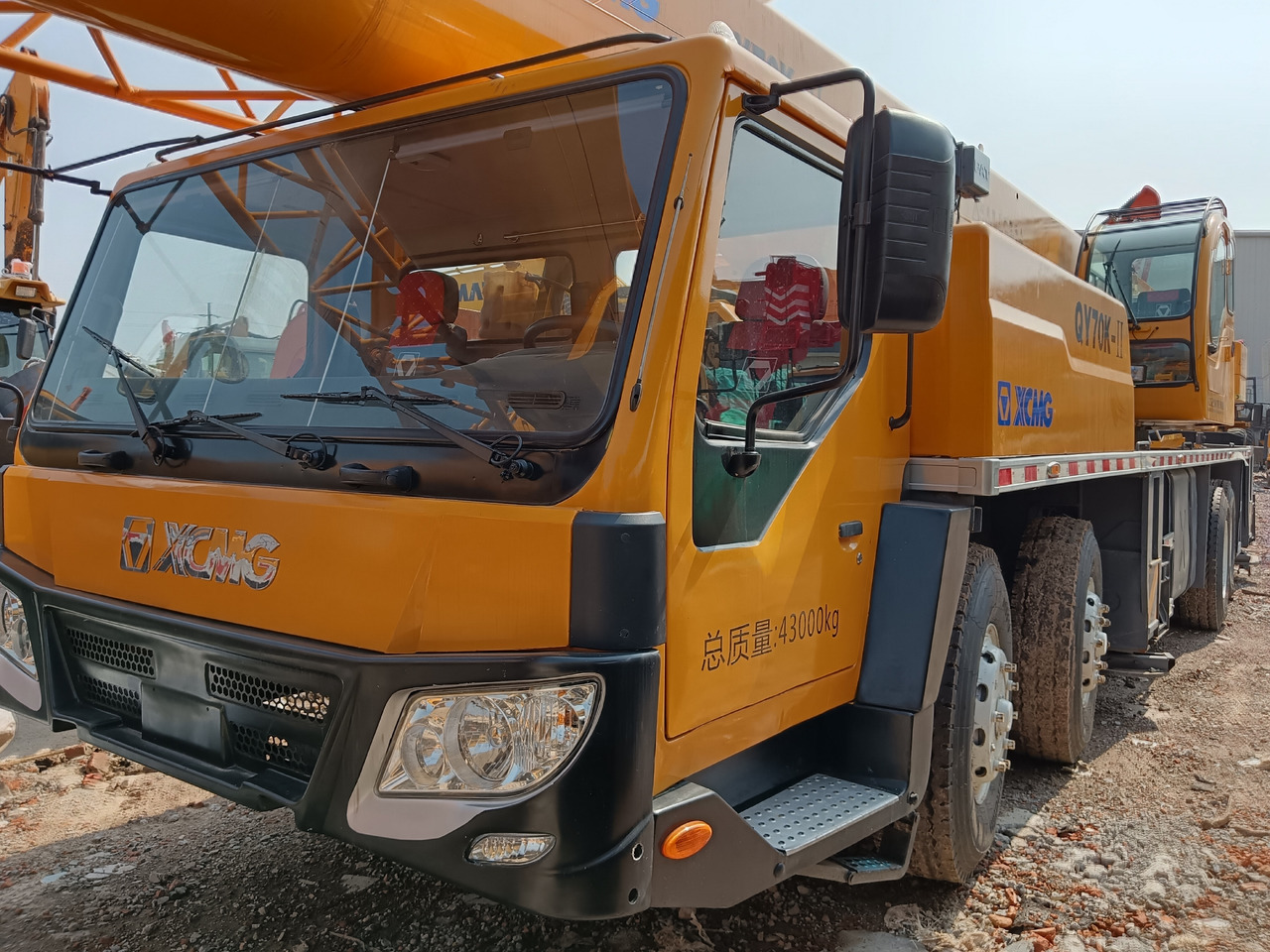 XCMG QY70KⅡ 70 TON - Mobiele kraan: afbeelding 2 XCMG QY70KⅡ 70 TON - Mobiele kraan: afbeelding 2