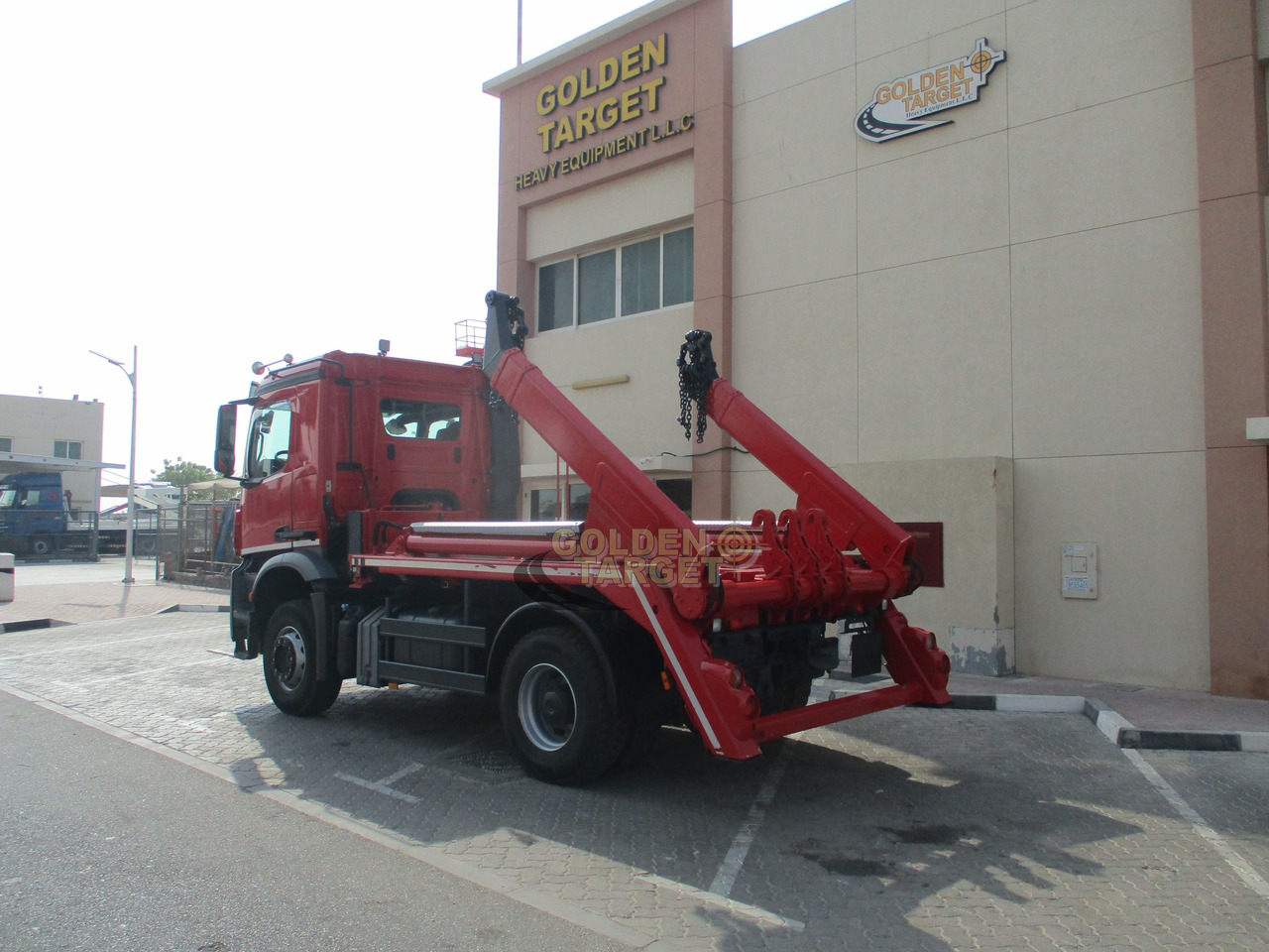 MERCEDES-BENZ Arocs 1832 4x2 Skip Loader - Portaalarmsysteem vrachtwagen: afbeelding 3 MERCEDES-BENZ Arocs 1832 4x2 Skip Loader - Portaalarmsysteem vrachtwagen: afbeelding 3