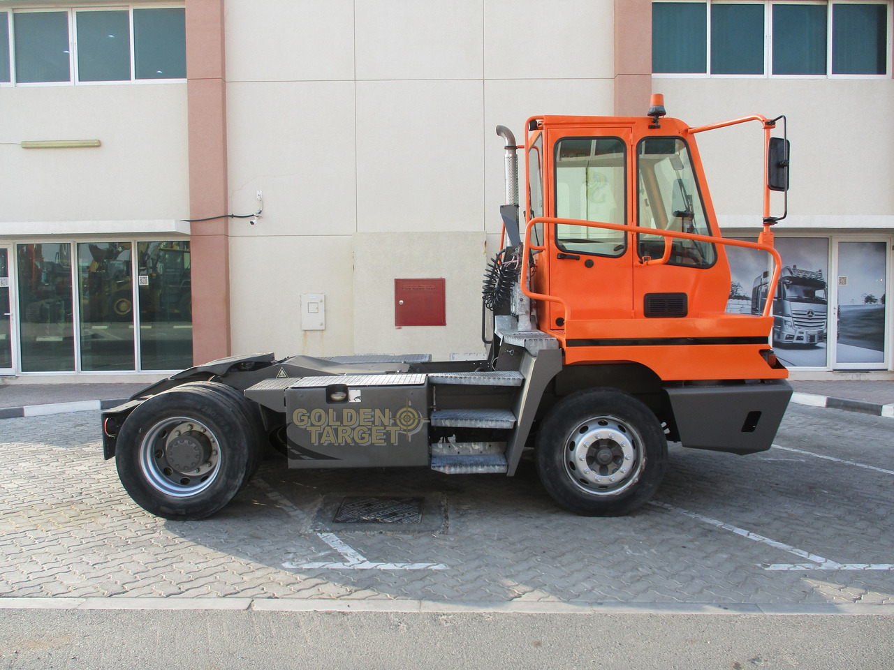 Terberg YT222 4x2 Terminal Truck - Terminal trekker: afbeelding 5 Terberg YT222 4x2 Terminal Truck - Terminal trekker: afbeelding 5
