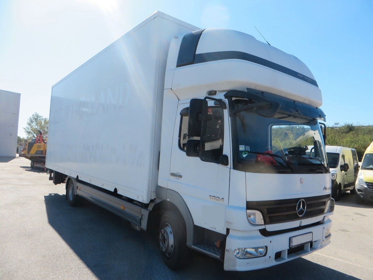 Mercedes-Benz Atego 1024 Box body with tail lift - Bakwagen: afbeelding 2 Mercedes-Benz Atego 1024 Box body with tail lift - Bakwagen: afbeelding 2